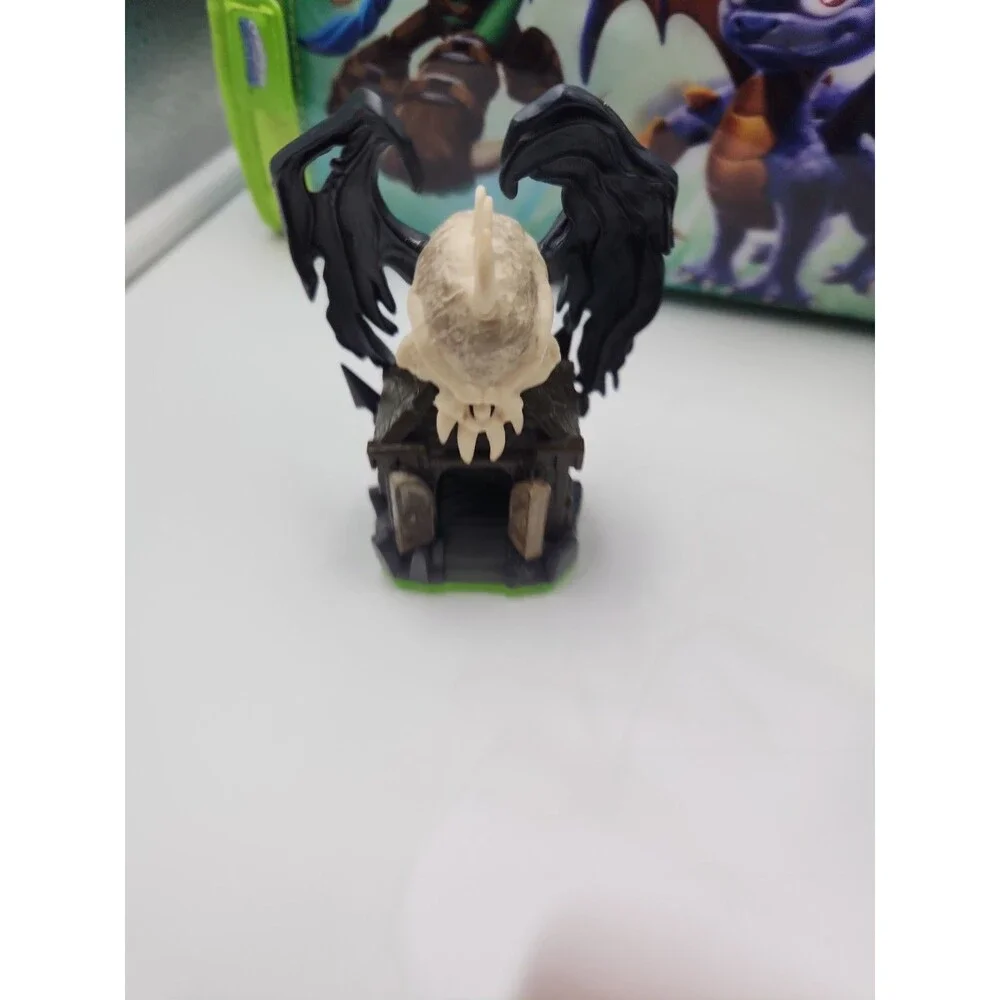 16 Skylanders Spyro's Adventure Zip Up Case